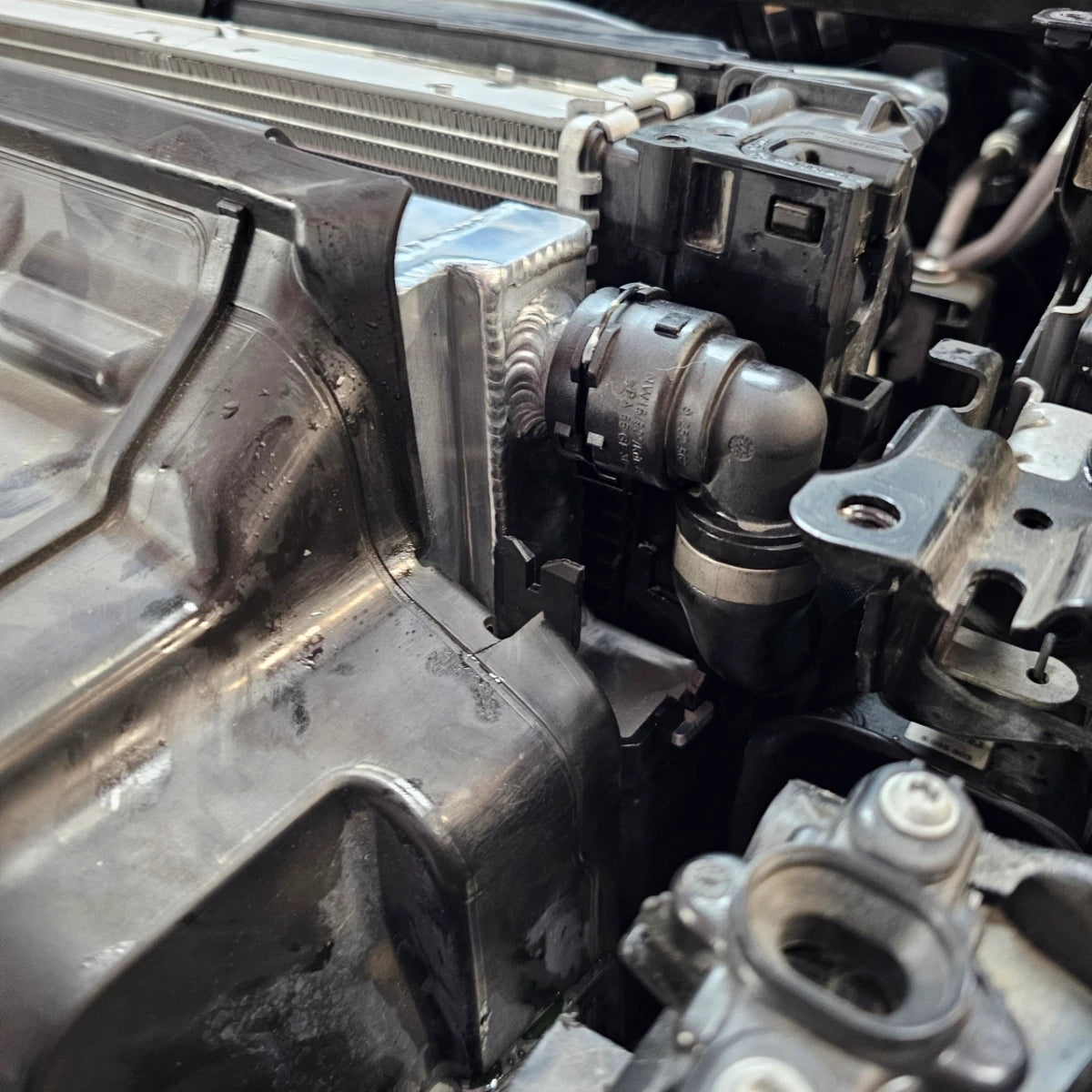 MAD BMW M2 M3 M4 G87 G80 G82 G83 Heat Exchanger