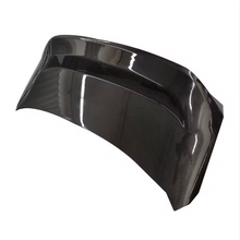 V Style Carbon Fiber Bagasjelokk – BMW G87 M2